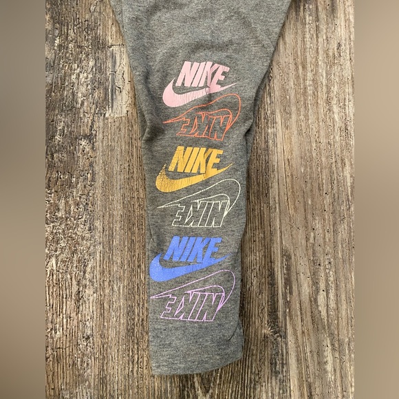 4/20 Nike 18M sweatshirt with matching leggings - Picture 5 of 8